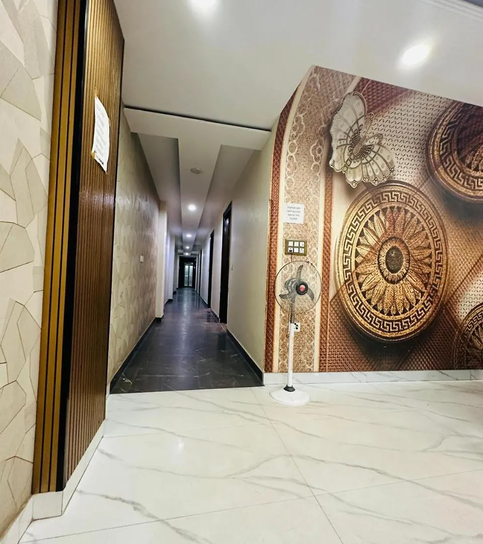 Hotel S R Palace - Free Airport Drop For Minimum 05 Nights Stay - 5 Mins From Igi & Domestic Airport Delhi New Delhi